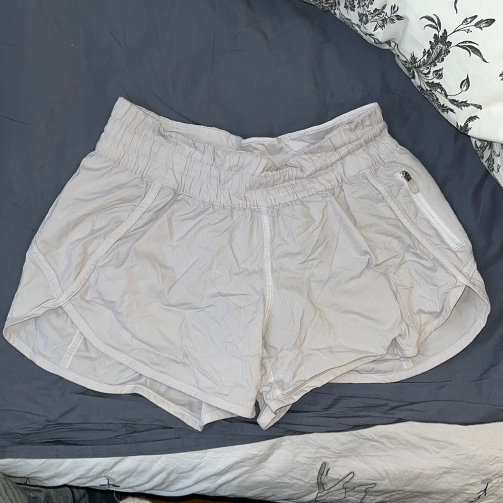 lululemon | white tracker shorts | size 6